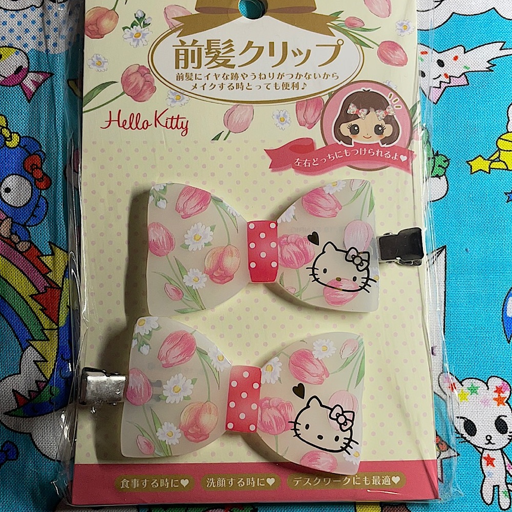 Hello Kitty bows with Hello Kitty face